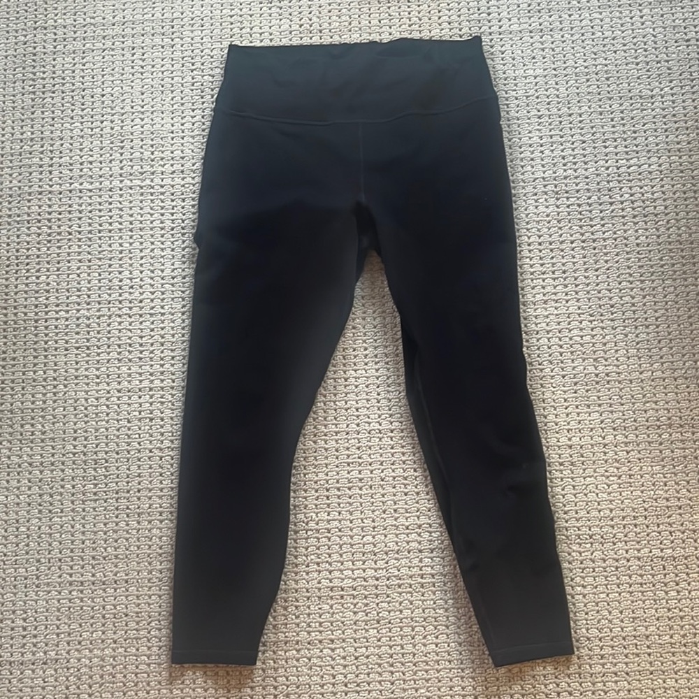 FABLETICS SIZE L SHORT BLACK LEGGINGS